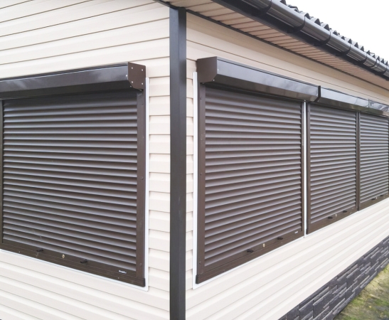 Рольставни на окна в Чегеме